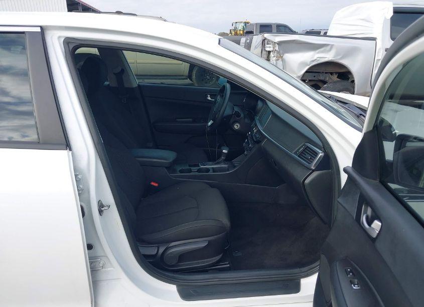 Photo 5 of 2018 Kia Optima LX (VIN 5XXGT4L35JG274717)