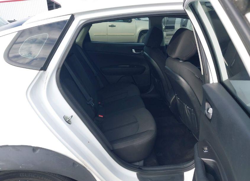 Photo 8 of 2018 Kia Optima LX (VIN 5XXGT4L35JG274717)