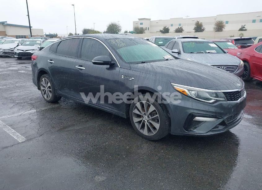 2019 Kia Optima S (VIN 5XXGT4L35KG288599) main photo
