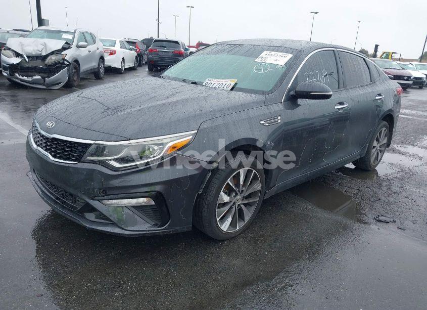 Photo 2 of 2019 Kia Optima S (VIN 5XXGT4L35KG288599)