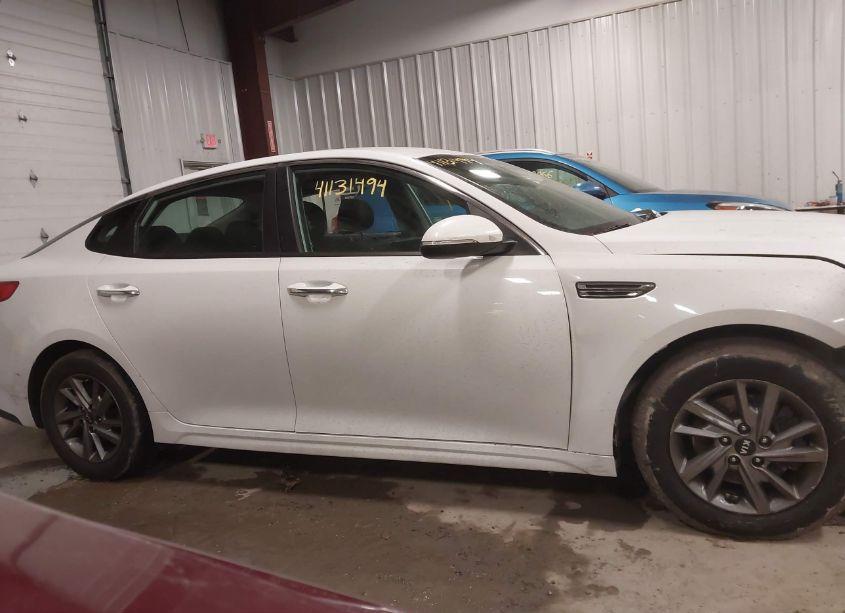 Photo 13 of 2019 Kia Optima LX (VIN 5XXGT4L35KG294709)
