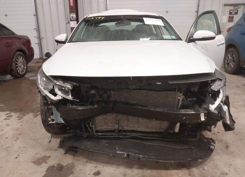 Photo 17 of 2019 Kia Optima LX (VIN 5XXGT4L35KG294709)