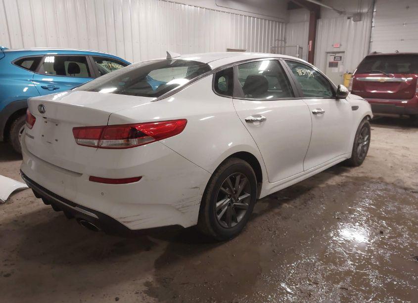 Photo 4 of 2019 Kia Optima LX (VIN 5XXGT4L35KG294709)