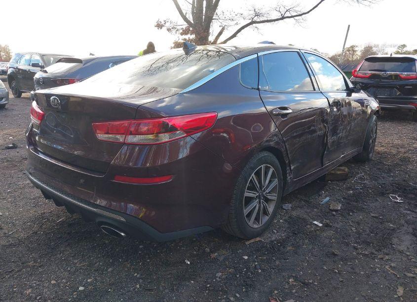 Photo 4 of 2019 Kia Optima LX (VIN 5XXGT4L35KG300783)