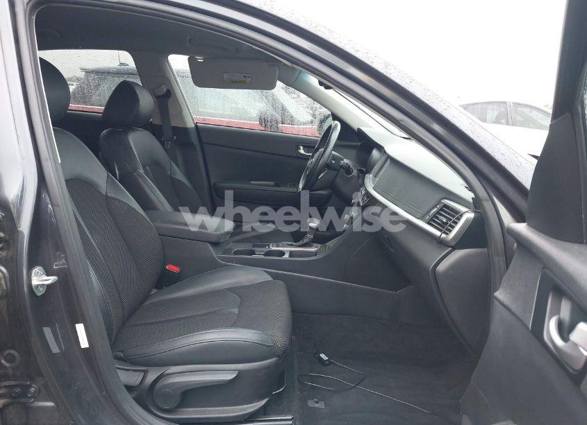 Photo 5 of 2019 Kia Optima S (VIN 5XXGT4L35KG318216)