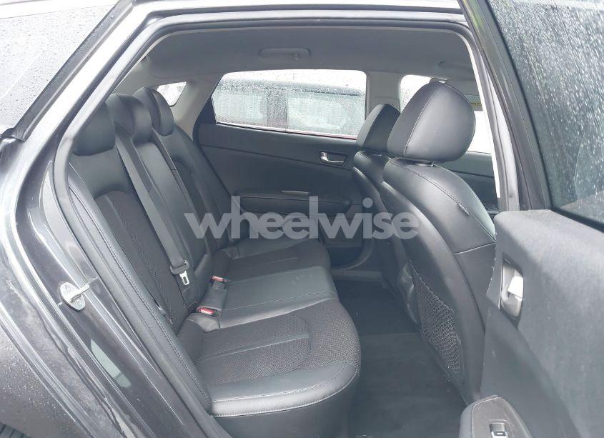 Photo 8 of 2019 Kia Optima S (VIN 5XXGT4L35KG318216)
