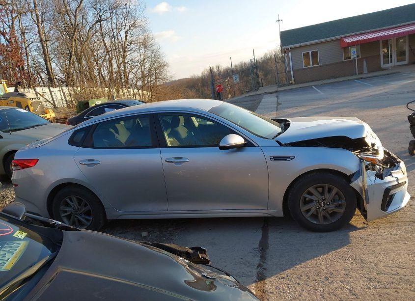Photo 13 of 2019 Kia Optima LX (VIN 5XXGT4L35KG322587)