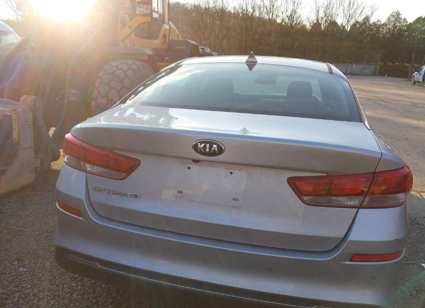 Photo 16 of 2019 Kia Optima LX (VIN 5XXGT4L35KG322587)
