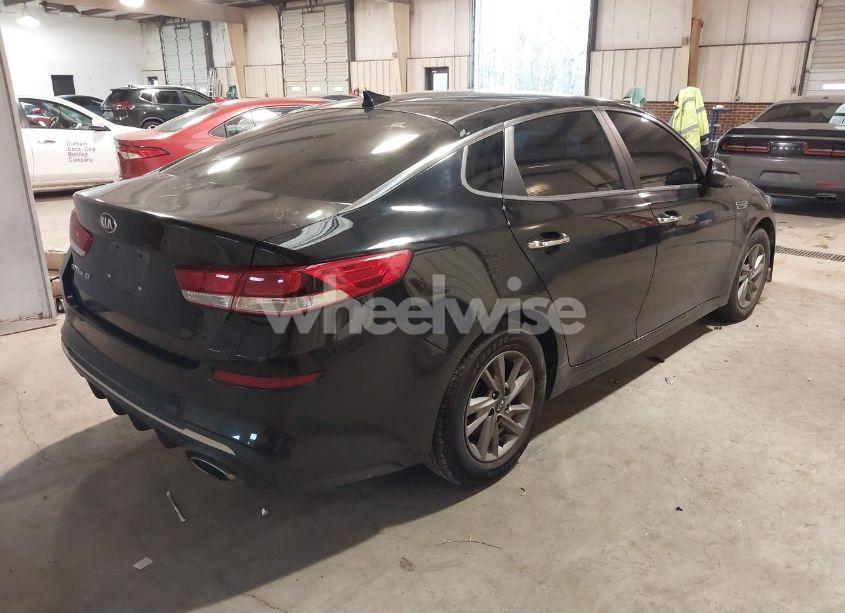 Photo 4 of 2019 Kia Optima LX (VIN 5XXGT4L35KG329510)