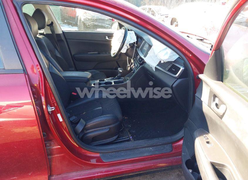 Photo 5 of 2019 Kia Optima S (VIN 5XXGT4L35KG331550)