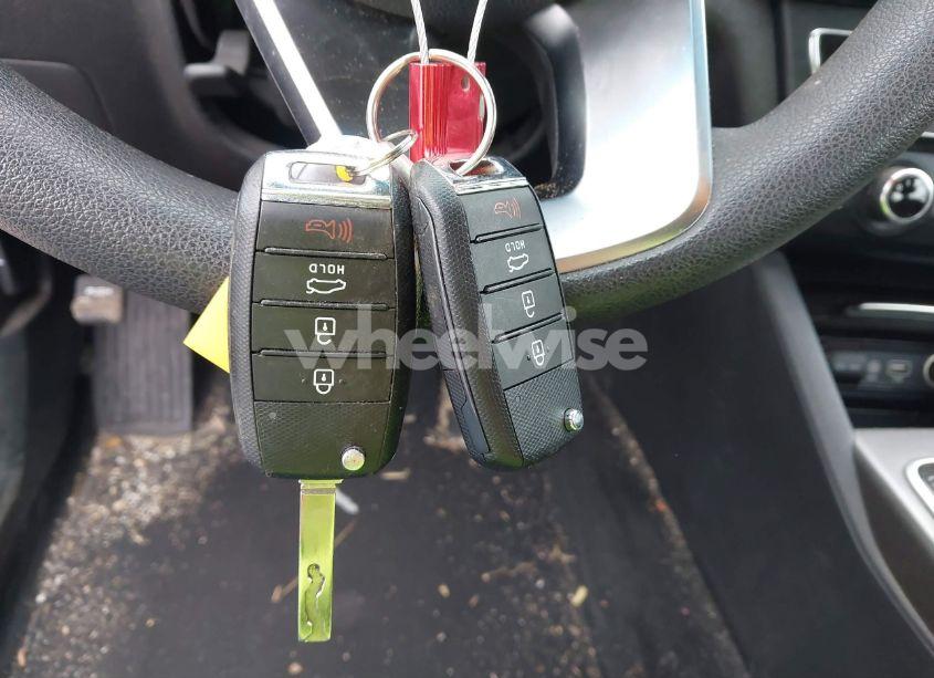 Photo 11 of 2019 Kia Optima LX (VIN 5XXGT4L35KG339342)