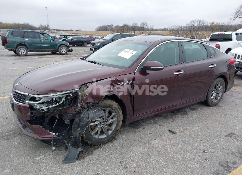 Photo 2 of 2019 Kia Optima LX (VIN 5XXGT4L35KG339342)