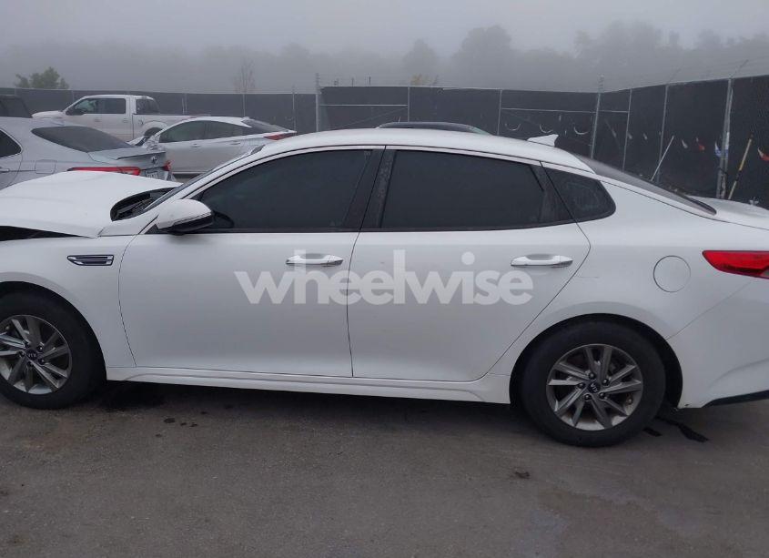 Photo 14 of 2019 Kia Optima LX (VIN 5XXGT4L35KG340751)