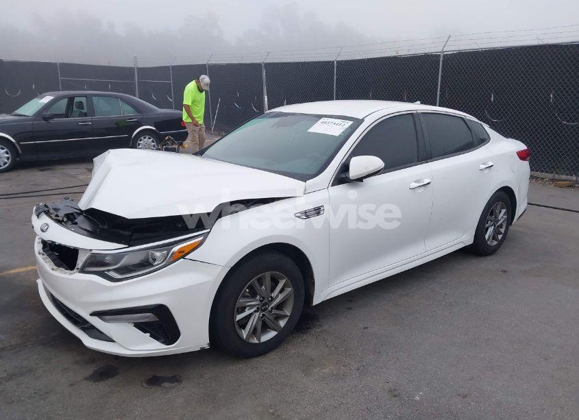 Photo 2 of 2019 Kia Optima LX (VIN 5XXGT4L35KG340751)