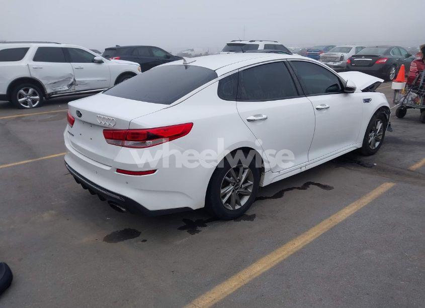 Photo 4 of 2019 Kia Optima LX (VIN 5XXGT4L35KG340751)