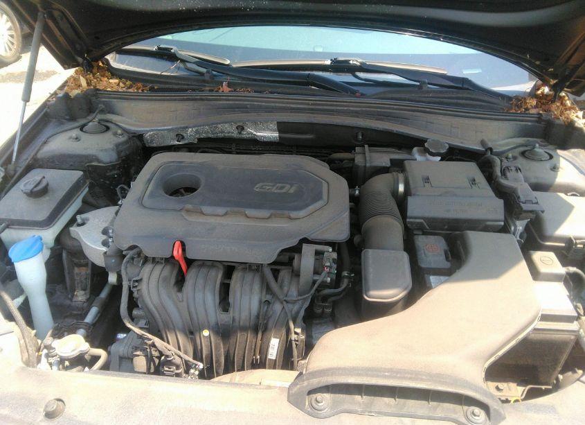 Photo 10 of 2019 Kia Optima LX (VIN 5XXGT4L35KG340815)