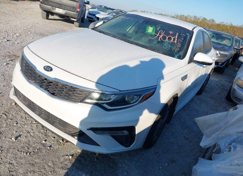 Photo 2 of 2019 Kia Optima LX (VIN 5XXGT4L35KG346694)