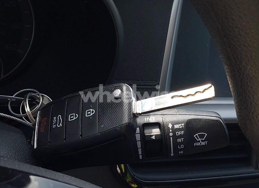 Photo 11 of 2019 Kia Optima LX (VIN 5XXGT4L35KG349076)