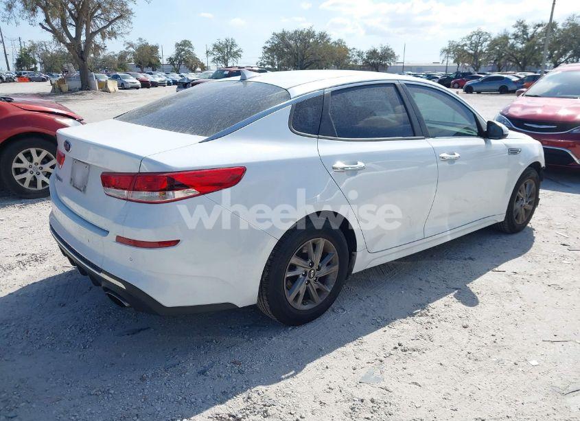 Photo 4 of 2019 Kia Optima LX (VIN 5XXGT4L35KG349076)