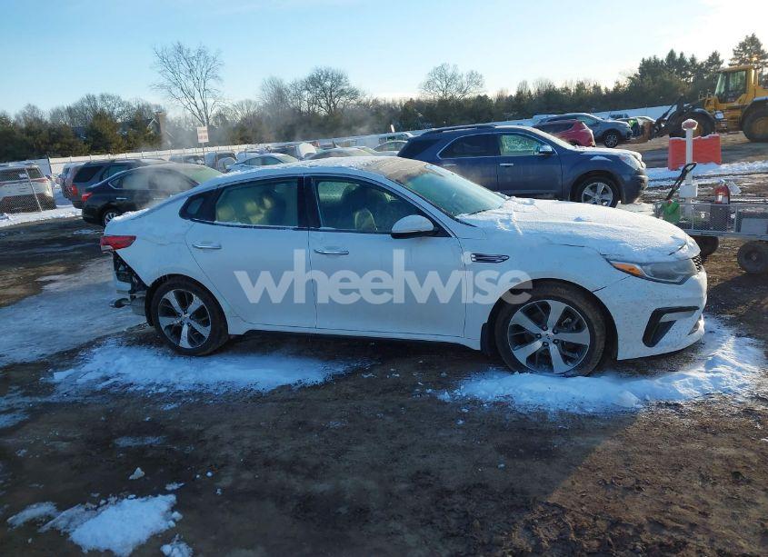 Photo 13 of 2019 Kia Optima S (VIN 5XXGT4L35KG352821)