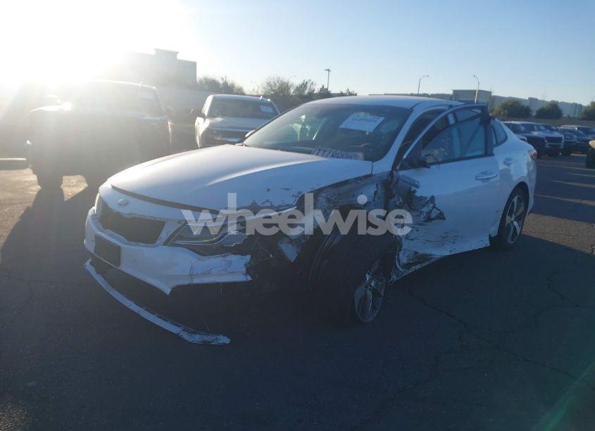 Photo 2 of 2019 Kia Optima LX/S (VIN 5XXGT4L35KG353970)