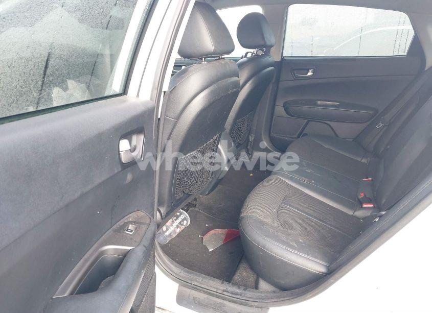 Photo 8 of 2019 Kia Optima LX/S (VIN 5XXGT4L35KG353970)