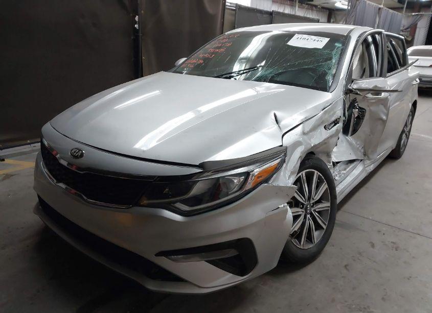 Photo 2 of 2019 Kia Optima LX (VIN 5XXGT4L35KG354178)