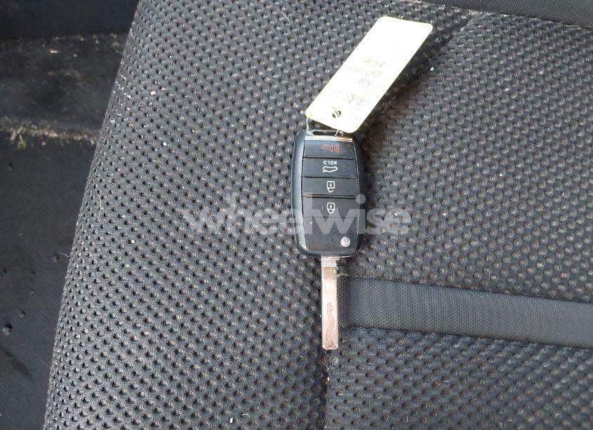 Photo 11 of 2019 Kia Optima LX (VIN 5XXGT4L35KG359784)