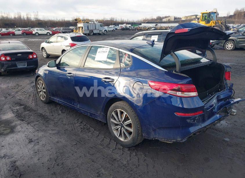 Photo 3 of 2019 Kia Optima LX (VIN 5XXGT4L35KG359784)