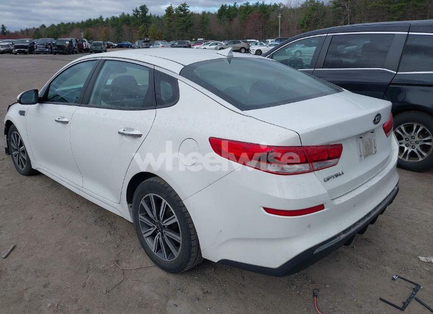 Photo 3 of 2019 Kia Optima LX (VIN 5XXGT4L35KG359834)