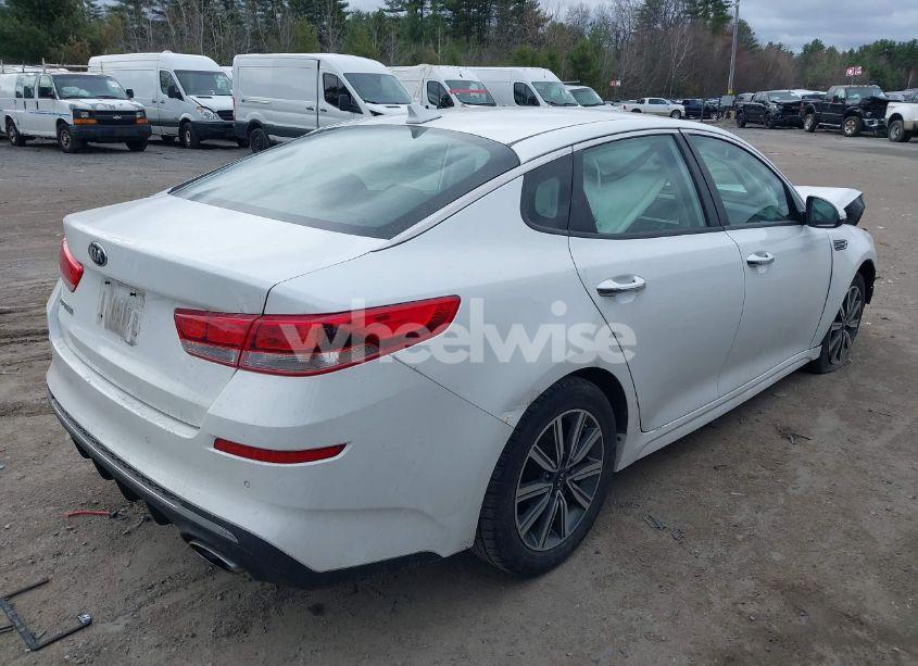 Photo 4 of 2019 Kia Optima LX (VIN 5XXGT4L35KG359834)