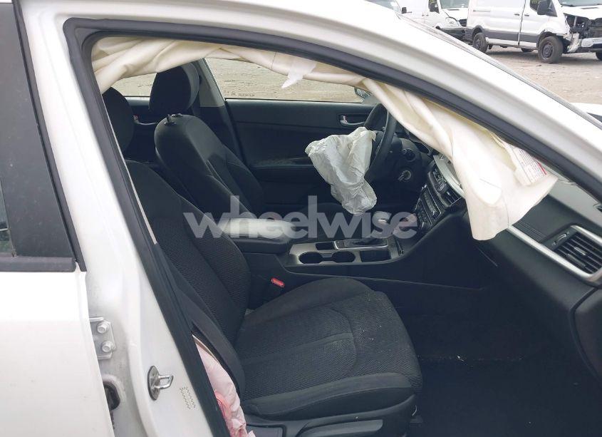 Photo 5 of 2019 Kia Optima LX (VIN 5XXGT4L35KG359834)