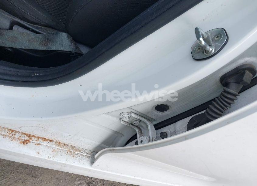 Photo 9 of 2019 Kia Optima LX (VIN 5XXGT4L35KG359834)