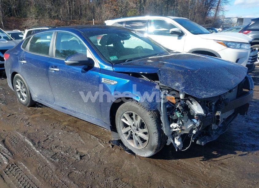 2019 Kia Optima LX (VIN 5XXGT4L35KG363804) main photo