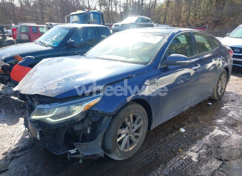 Photo 2 of 2019 Kia Optima LX (VIN 5XXGT4L35KG363804)