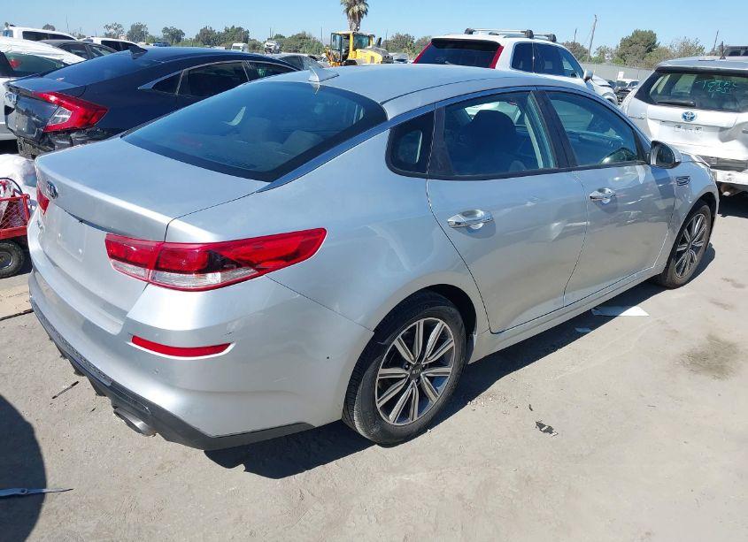 Photo 4 of 2019 Kia Optima LX (VIN 5XXGT4L35KG367562)