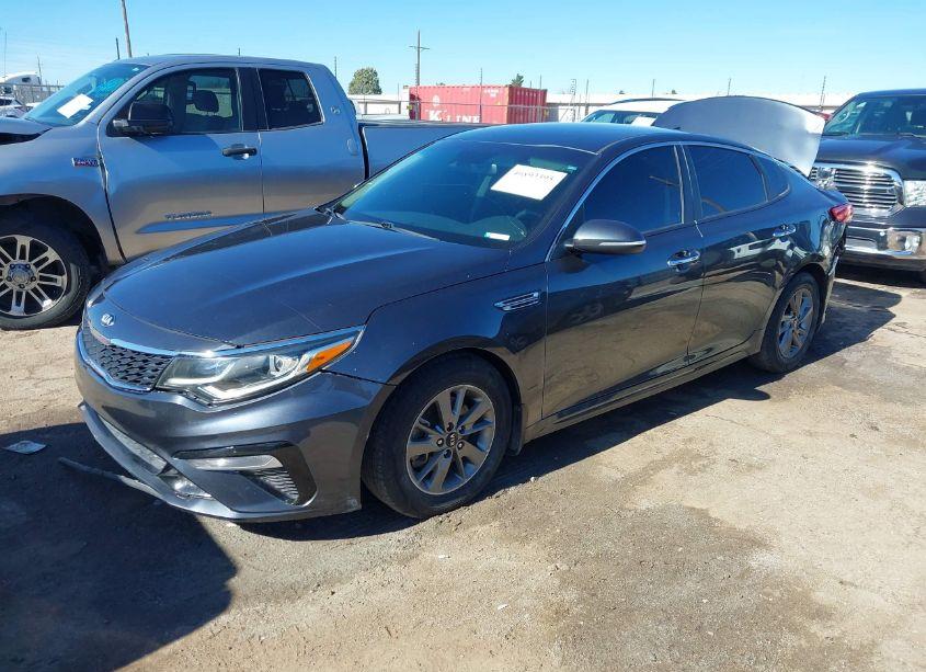 Photo 2 of 2019 Kia Optima LX (VIN 5XXGT4L35KG378397)