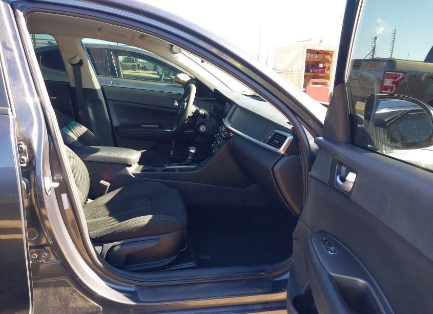 Photo 5 of 2019 Kia Optima LX (VIN 5XXGT4L35KG378397)