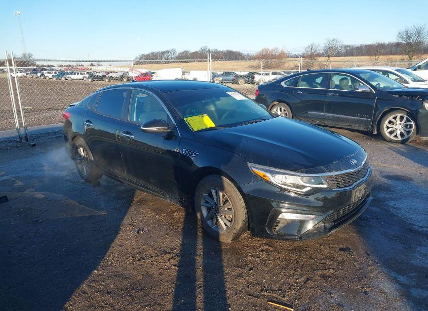 2020 Kia Optima LX (VIN 5XXGT4L35LG396528) main photo