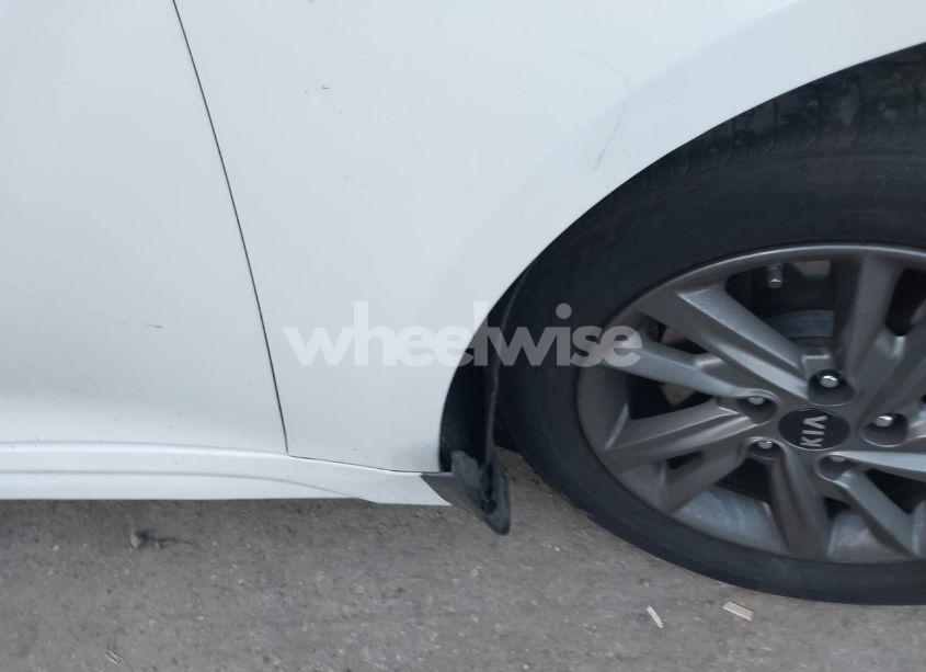 Photo 16 of 2020 Kia Optima LX (VIN 5XXGT4L35LG402764)