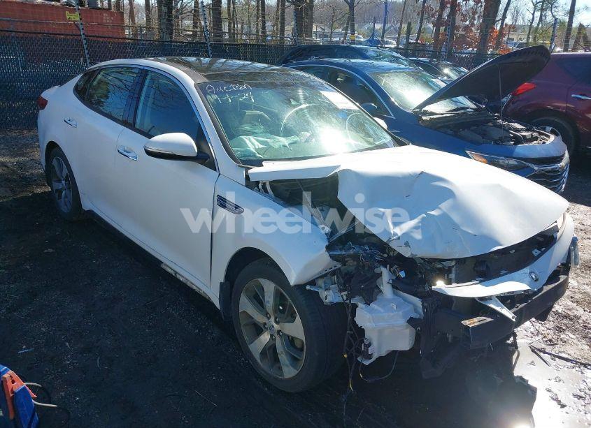 2020 Kia Optima S (VIN 5XXGT4L35LG420486) main photo