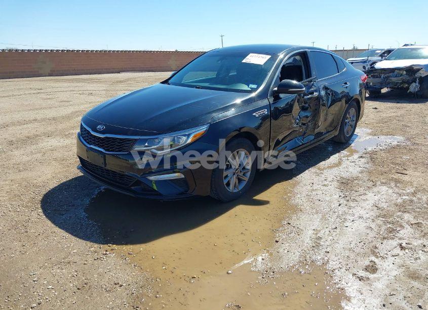 Photo 2 of 2020 Kia Optima LX (VIN 5XXGT4L35LG421489)