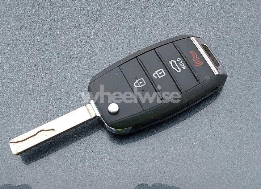 Photo 11 of 2020 Kia Optima LX (VIN 5XXGT4L35LG423369)