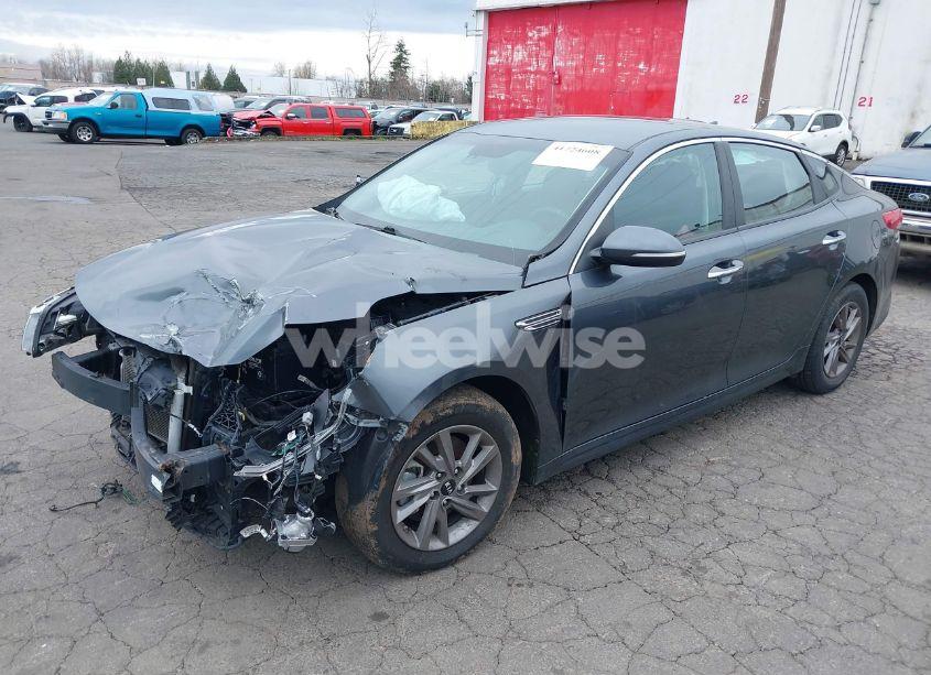 Photo 2 of 2020 Kia Optima LX (VIN 5XXGT4L35LG423369)