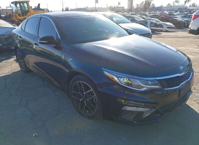 2020 Kia Optima SE (VIN 5XXGT4L35LG446103) main photo