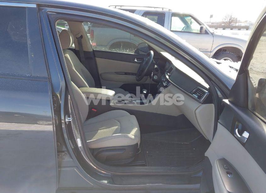 Photo 5 of 2016 Kia Optima LX (VIN 5XXGT4L36GG023746)