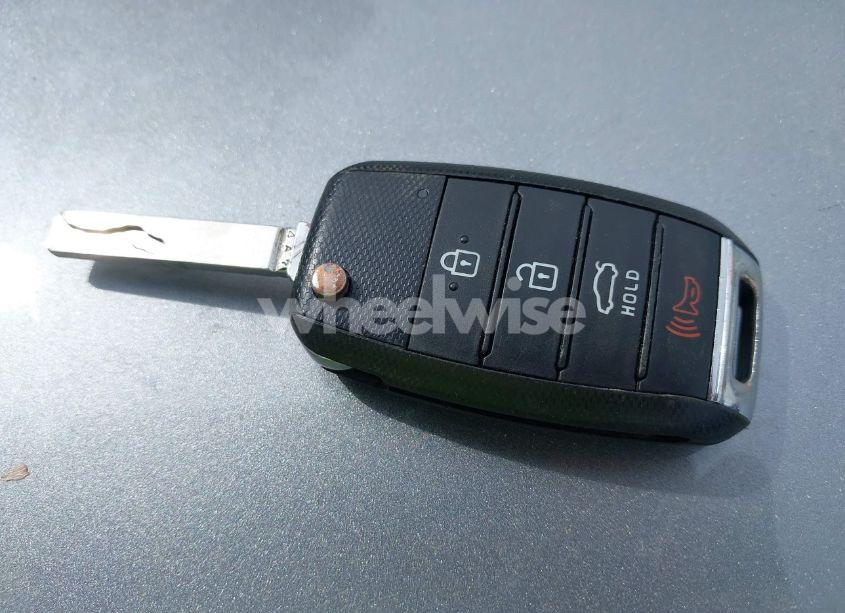 Photo 11 of 2016 Kia Optima LX (VIN 5XXGT4L36GG034522)