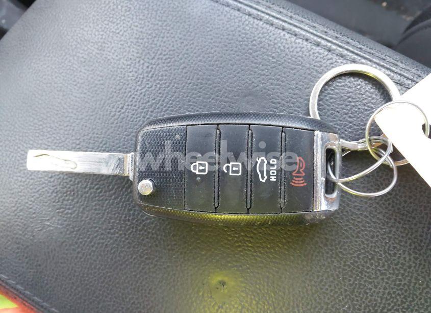 Photo 11 of 2016 Kia Optima LX (VIN 5XXGT4L36GG060456)