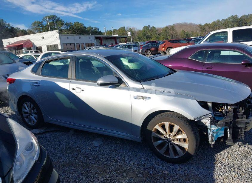 Photo 13 of 2016 Kia Optima LX (VIN 5XXGT4L36GG060456)