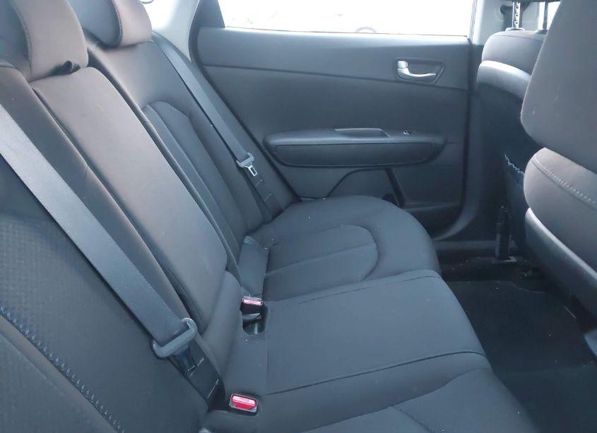 Photo 8 of 2016 Kia Optima LX (VIN 5XXGT4L36GG093733)